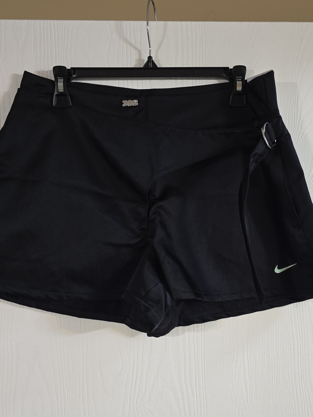 Nike Black Women's Athletic Skort-Style Shorts with Mint Swoosh